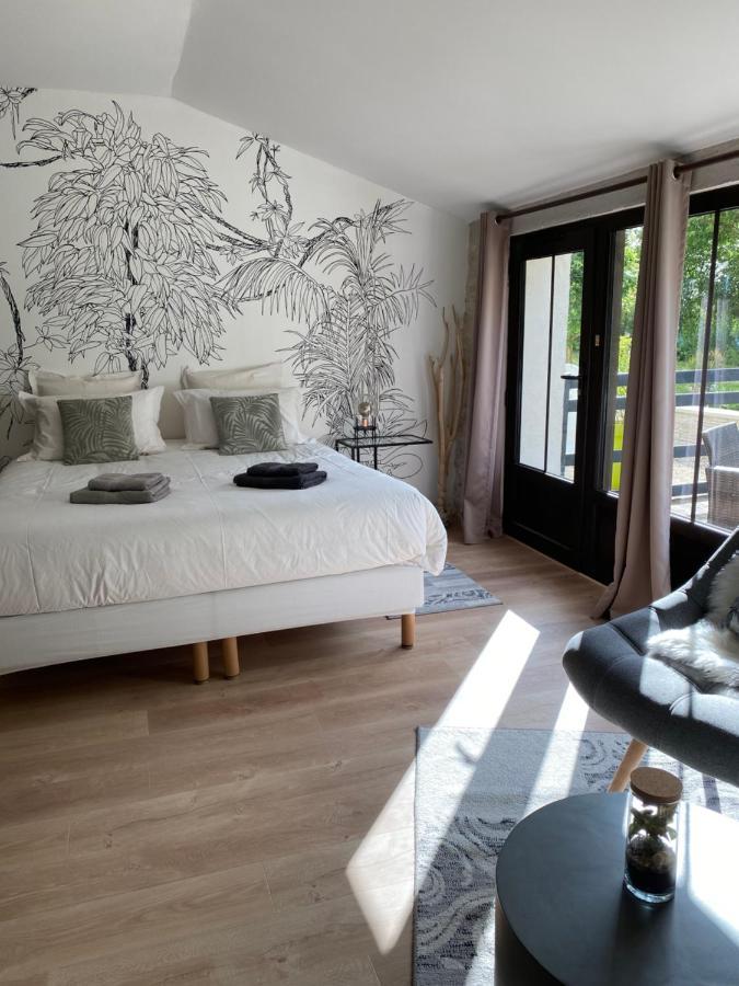 La Chaumeauniere Bed and Breakfast Aigrefeuille-dʼAunis Esterno foto
