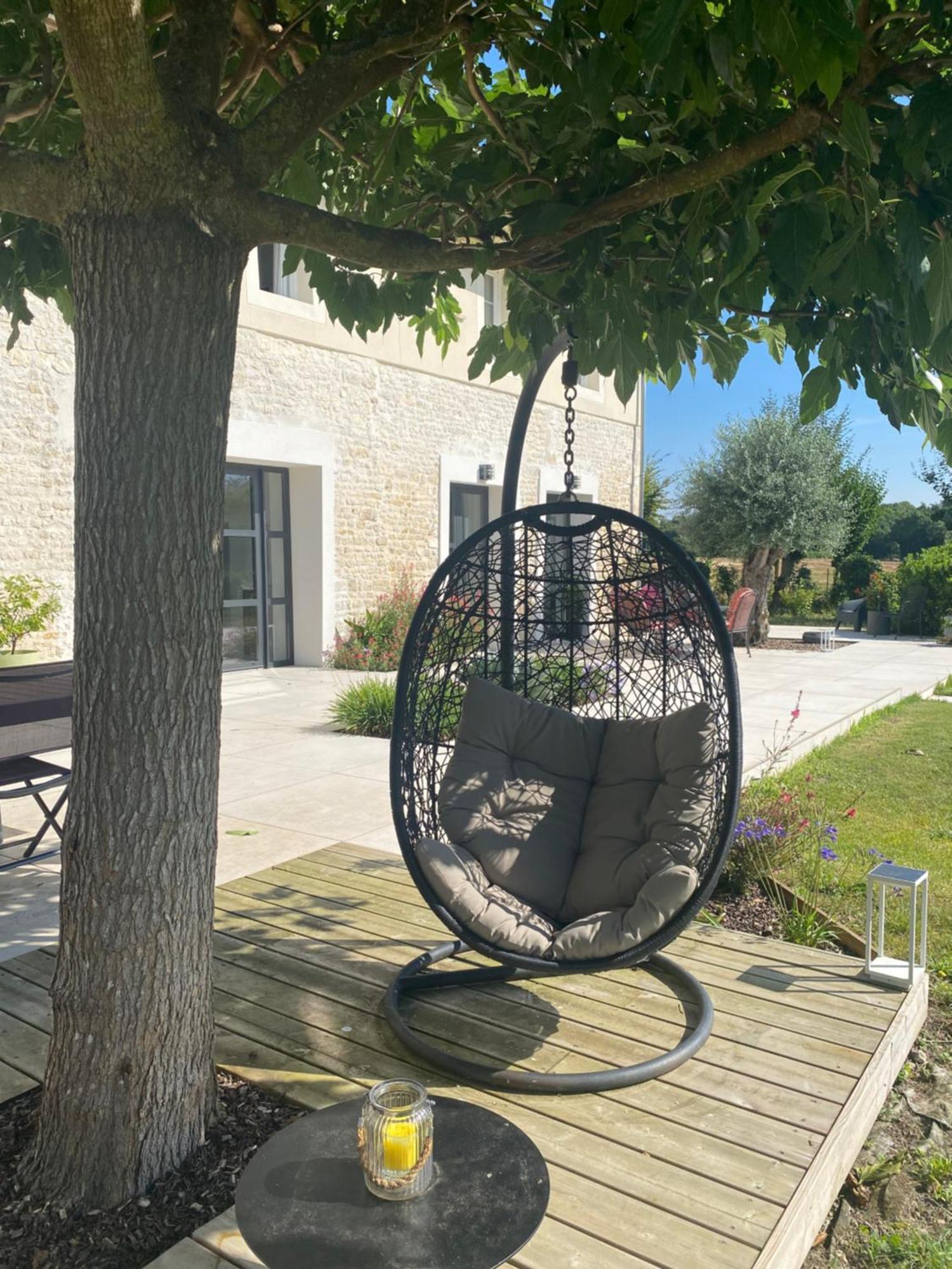 La Chaumeauniere Bed and Breakfast Aigrefeuille-dʼAunis Esterno foto
