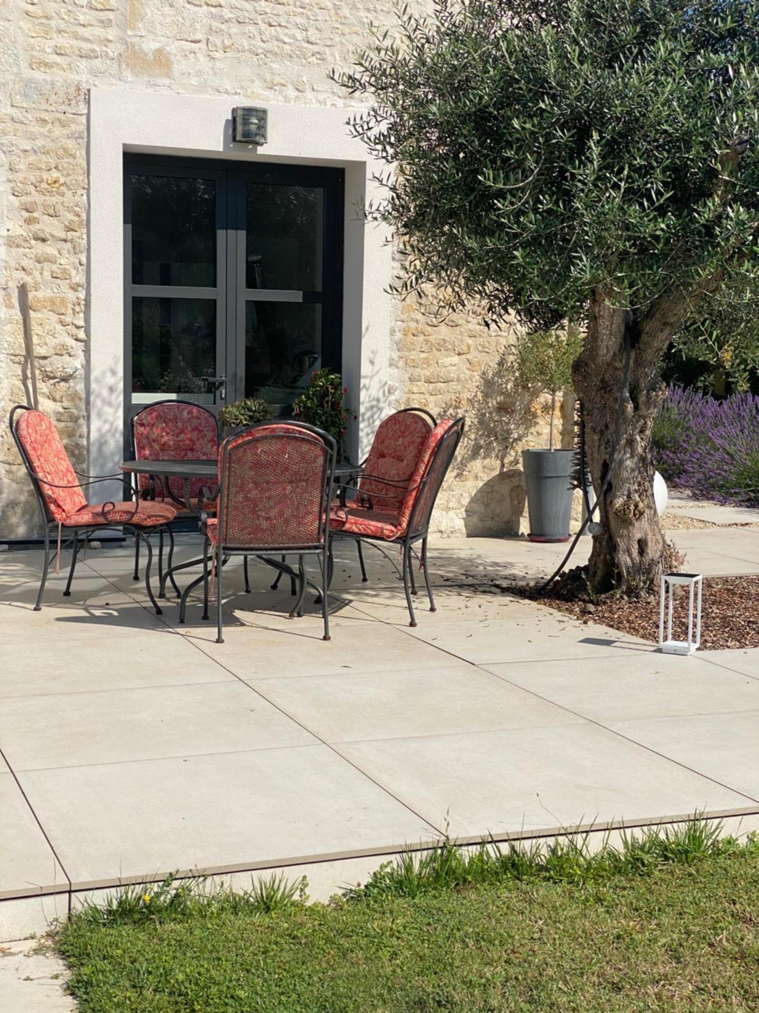 La Chaumeauniere Bed and Breakfast Aigrefeuille-dʼAunis Esterno foto