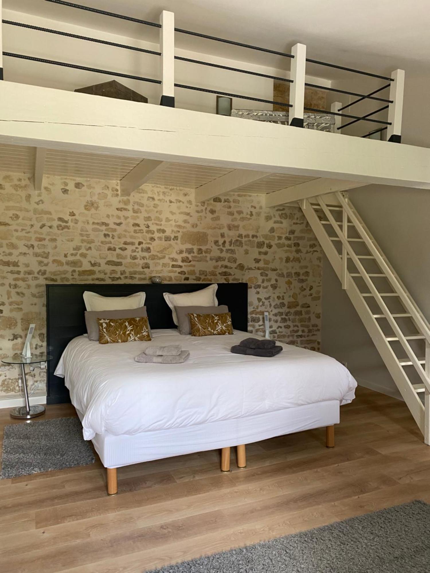 La Chaumeauniere Bed and Breakfast Aigrefeuille-dʼAunis Esterno foto