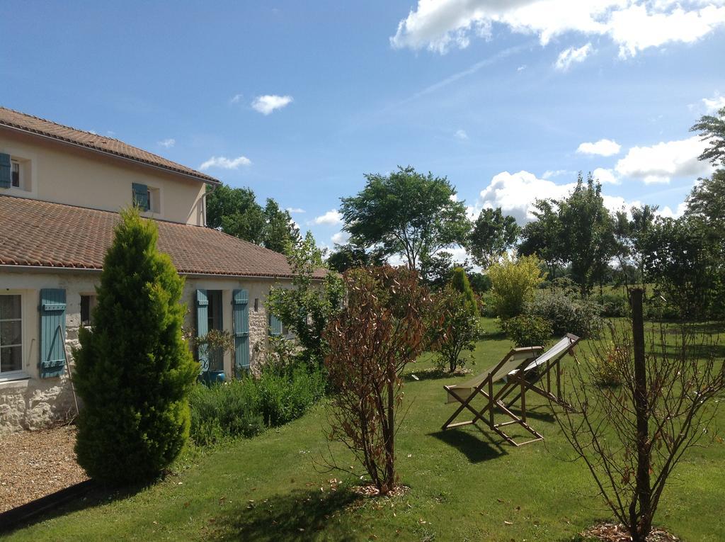 La Chaumeauniere Bed and Breakfast Aigrefeuille-dʼAunis Esterno foto