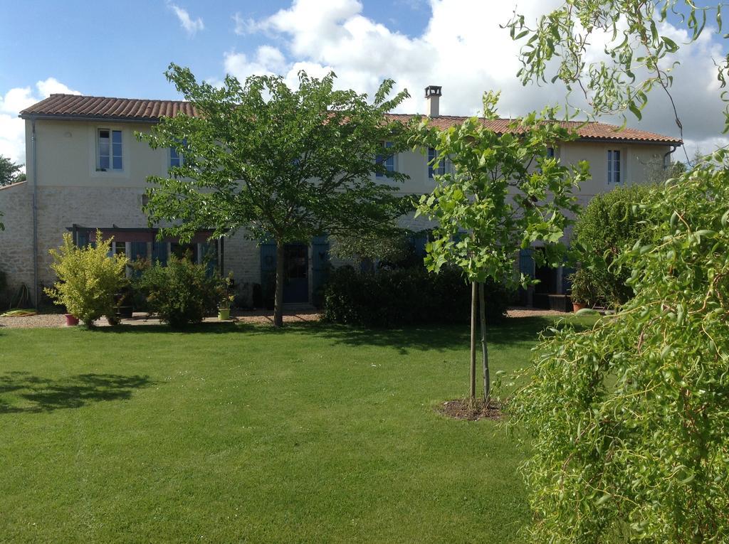 La Chaumeauniere Bed and Breakfast Aigrefeuille-dʼAunis Esterno foto